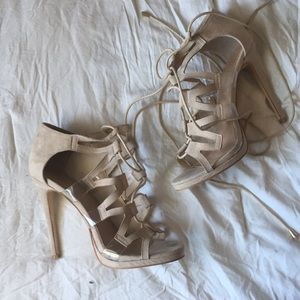 Shoe dazzle Tan Heels